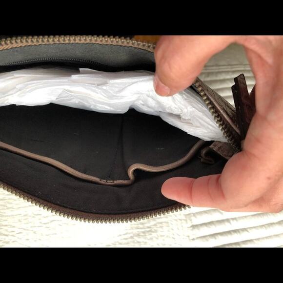 Banana republic leather wristlet - Picture 3 of 4